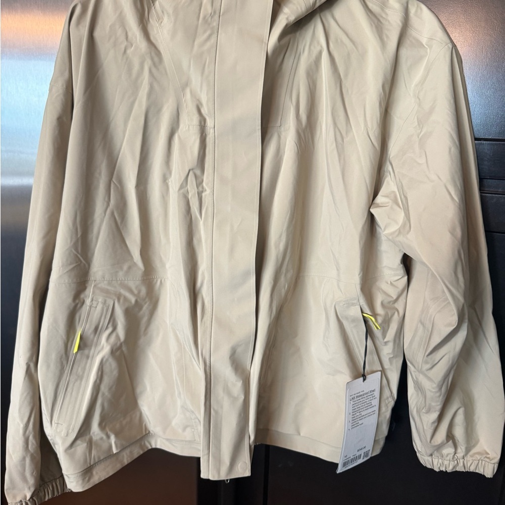 lululemon LAB Waterproof Shell - Picture 5 of 7